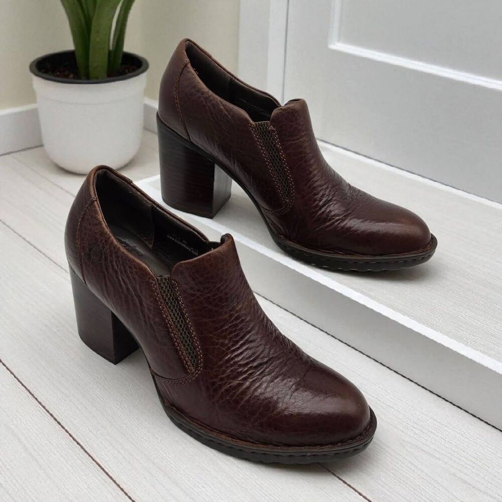 Born Sz 8.5 M/W Brown Distressed Leather Bootie Ankle Boot Cushioned 3 inch Heel
